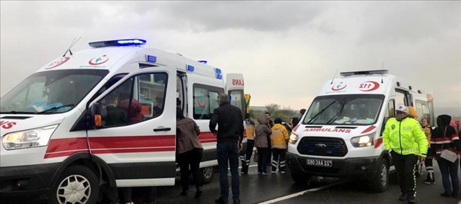 Aksaray-Konya yolunda Trafik kazası 3 yaralı