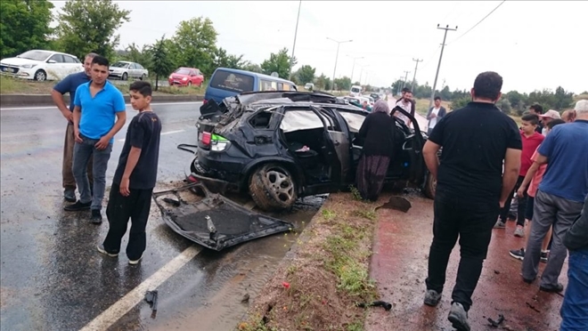 Komşuda Gurbetçi aile kaza yaptı: 4 yaralı  