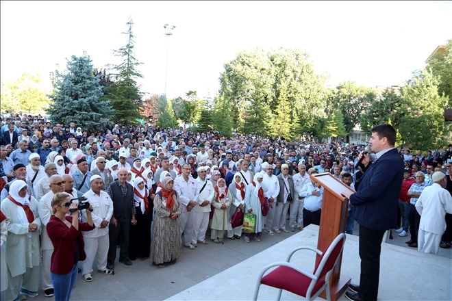 Başkan Dinçer Hacı Adaylarını Uğurladı