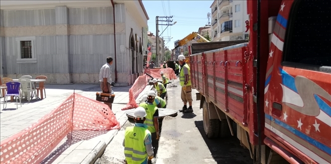 Elektrik hatları yer altına alınıyor