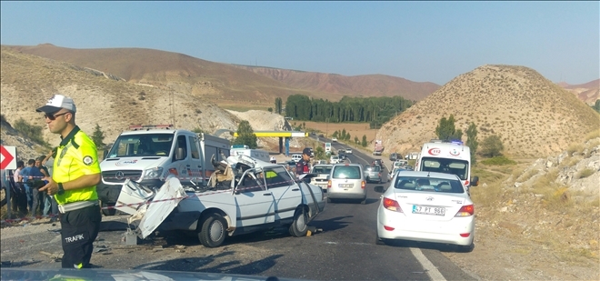 Kireçlik yolunda feci kaza: 2 ölü,3 yaralı