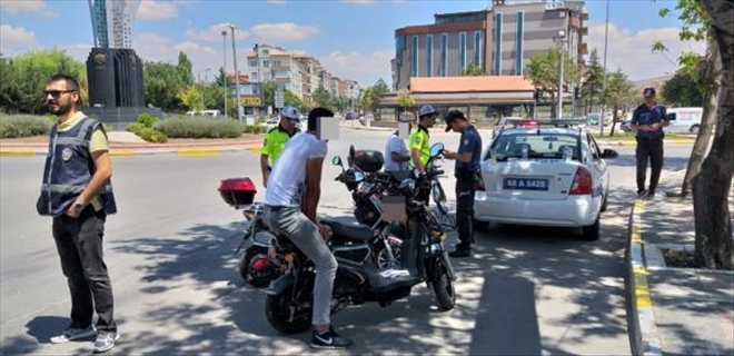 Aksarayda Şehir merkezindeki motosikletler denetlendi 