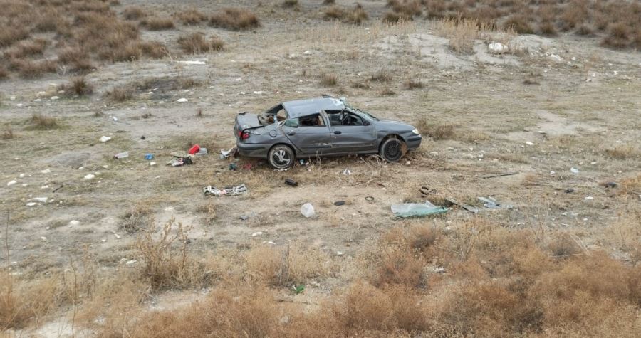Aksaray-Konya Yolunda Otomobil Şarampole Devrildi: 2 Yaralı