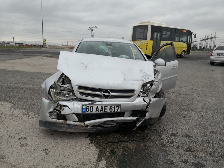 Trafik Kazası 3 Yaralı