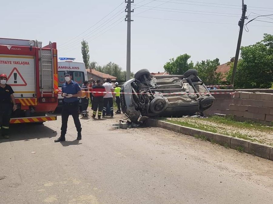 AKSARAY SAĞLIK BELDESİ YOLUNDA KAZA ,1 ÖLÜ, 1 YARALI